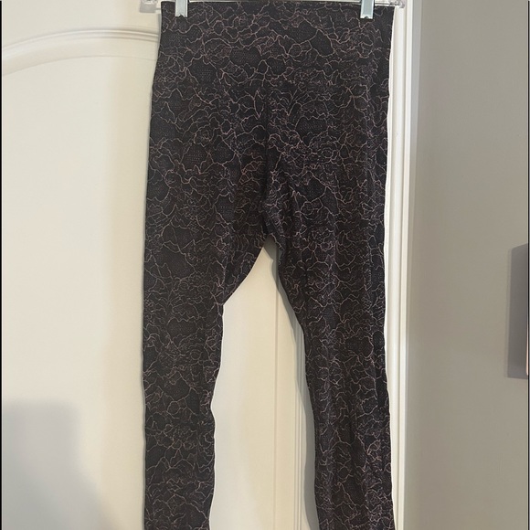 Gorgeous lululemon align leggings black and Mauve - Picture 2 of 5